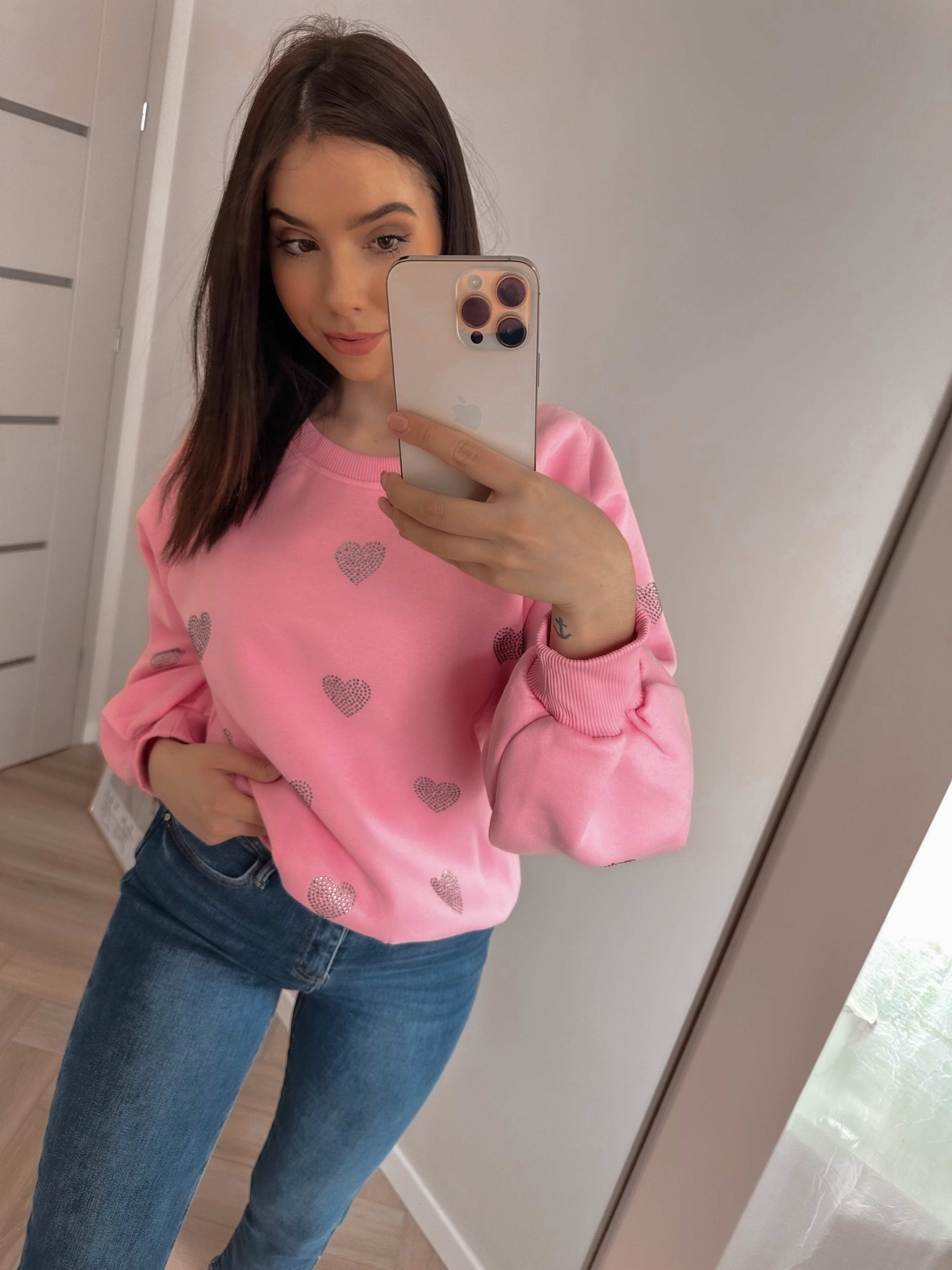Bluza z aplikacja serduszek Mindy różowa zdjęcie 1