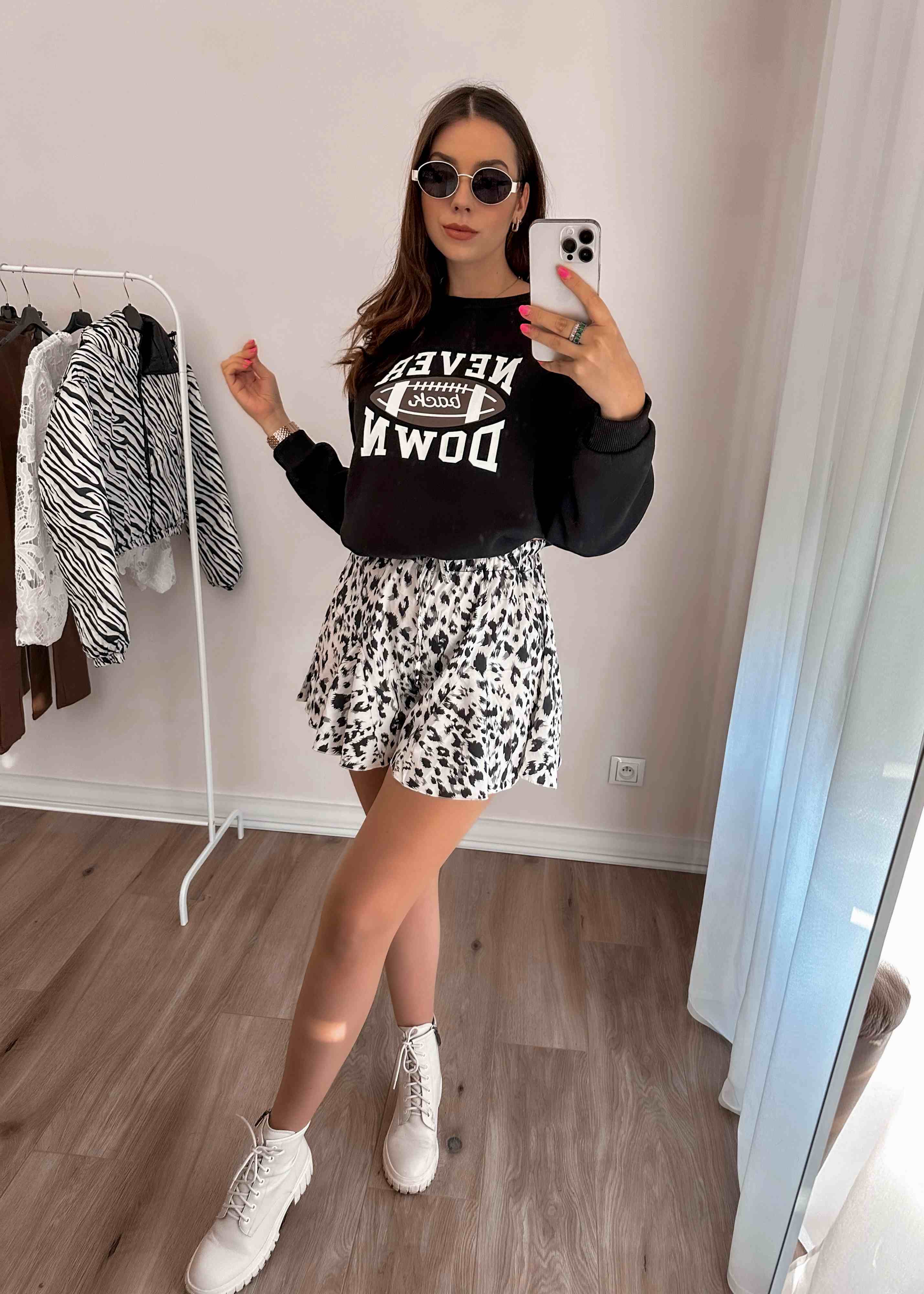 Bluza ocieplana z nadrukiem Ivone czarna zdjęcie 1