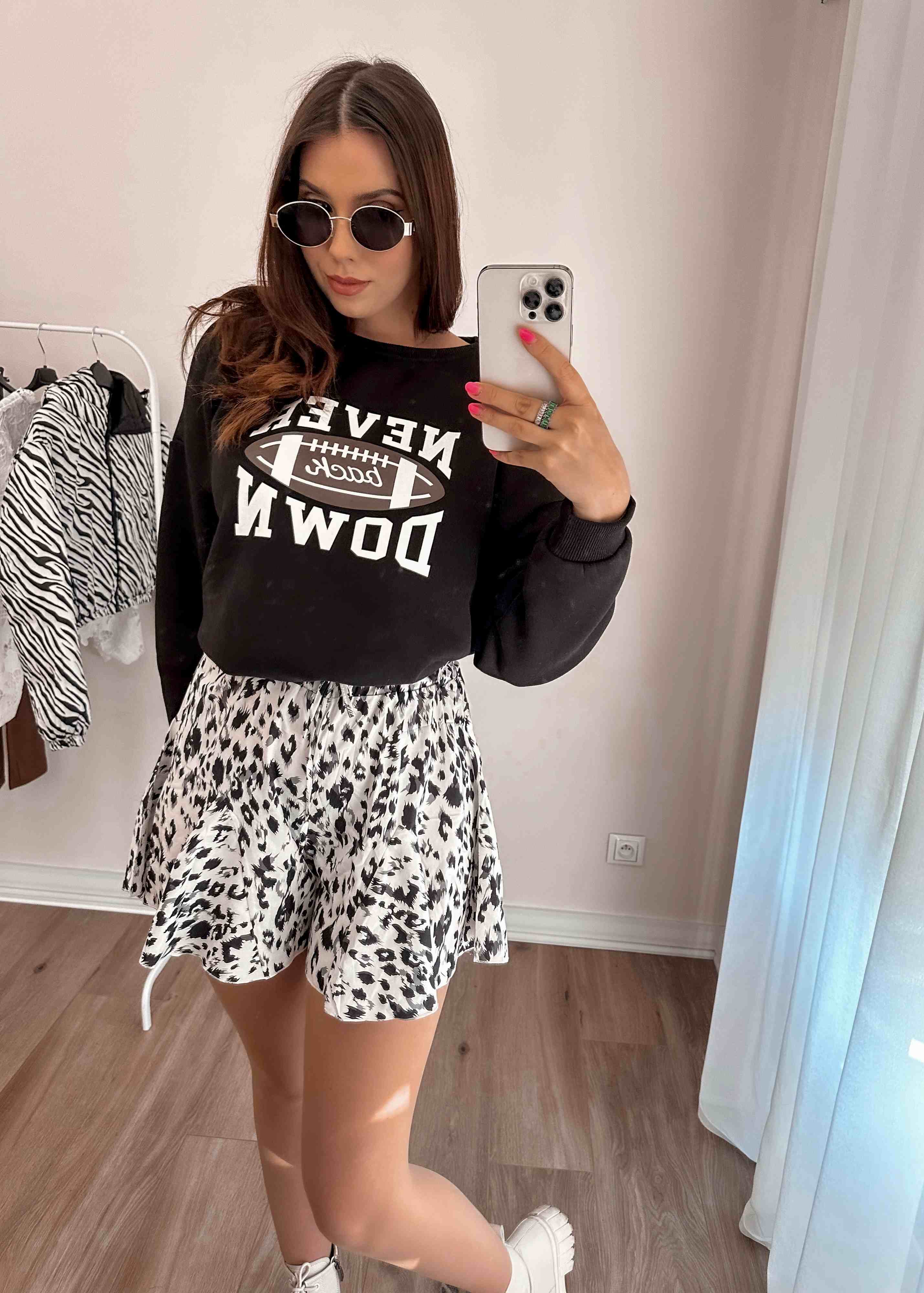 Bluza ocieplana z nadrukiem Ivone czarna zdjęcie 3