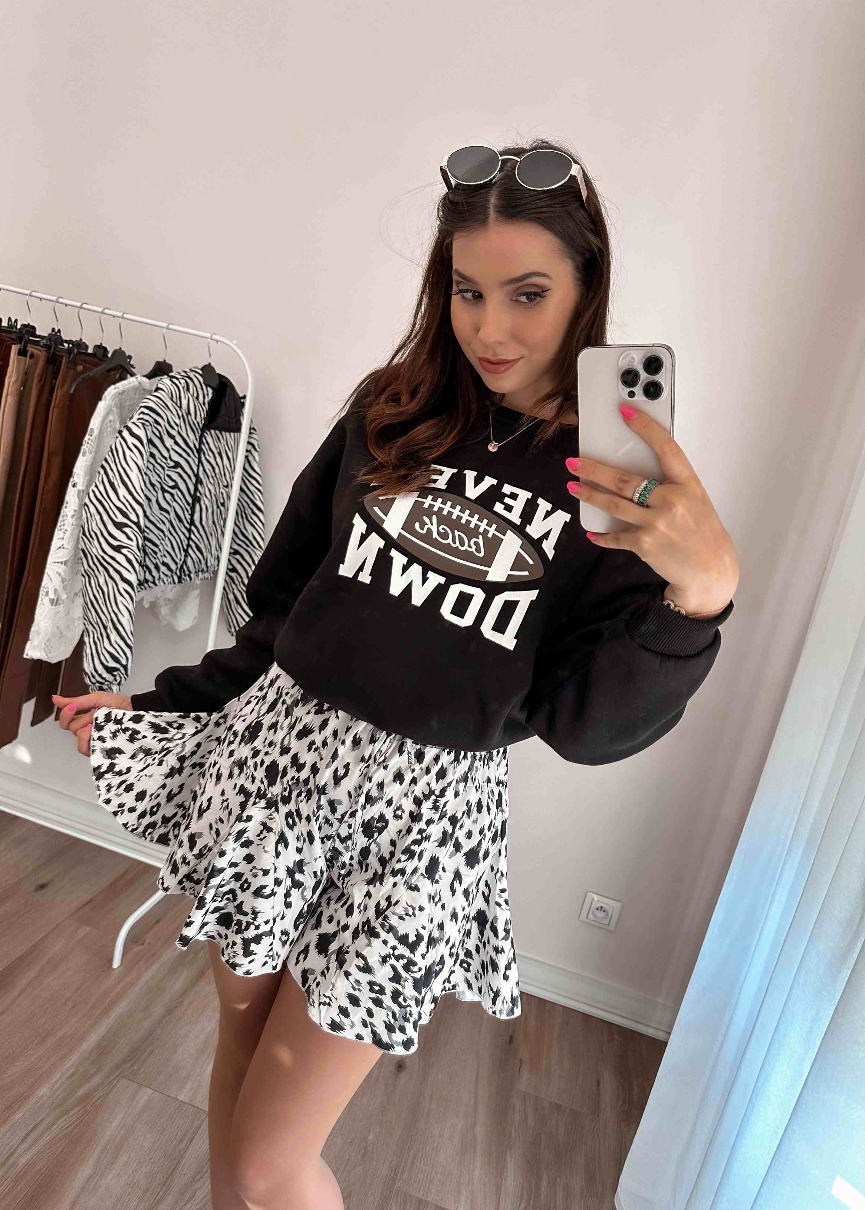 Bluza ocieplana z nadrukiem Ivone czarna zdjęcie 2